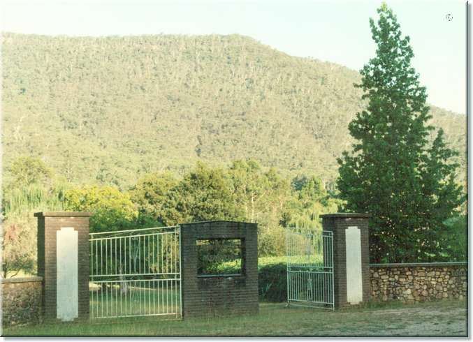 AubJackelGates_1993.jpg