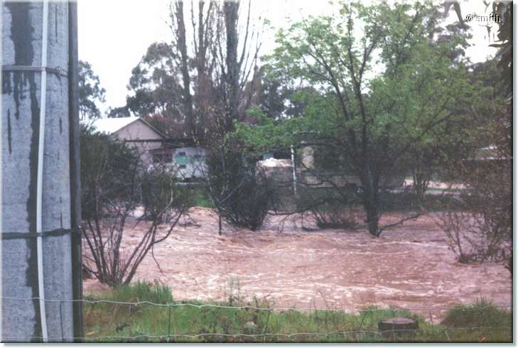Residencefrontview_flood_1998.jpg