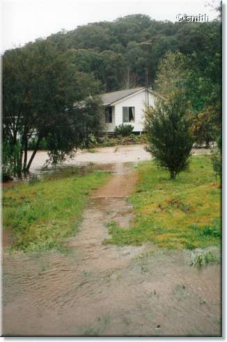 Residenceside_view_flood_1993.jpg